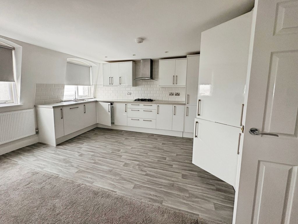 Property photo 3 of 7 Kitchen