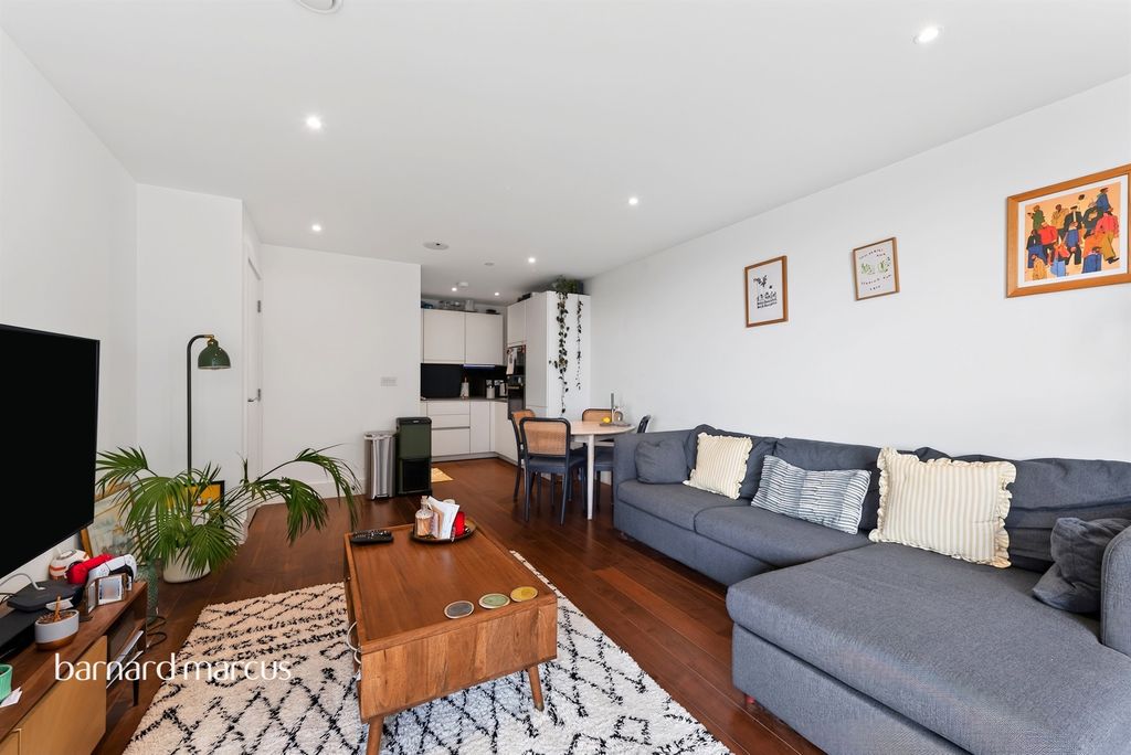 Property photo 2 of 12