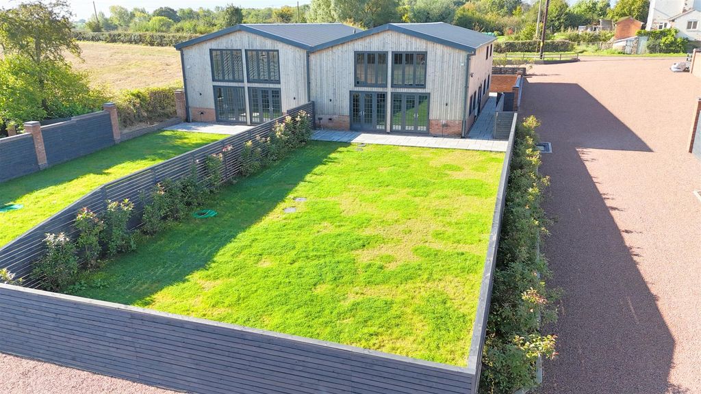 Property photo 3 of 30 Dji_Fly_20241003_111134_0064_1727983806779_Photo.J