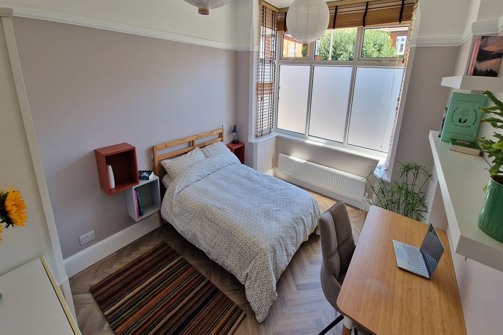Property photo 1 of 10 (Main)