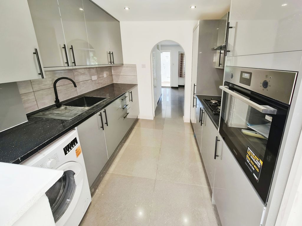 Property photo 2 of 19 2