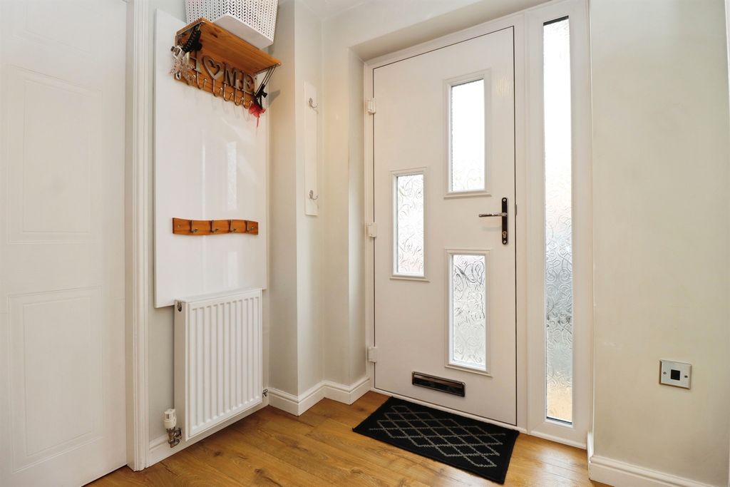 Property photo 2 of 20