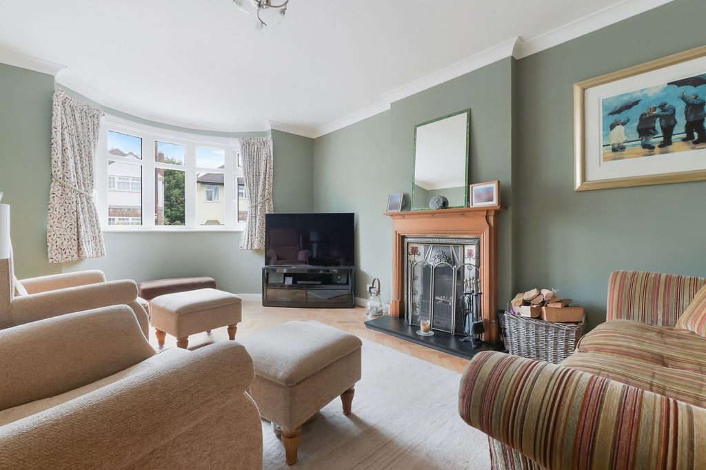 Property photo 2 of 11