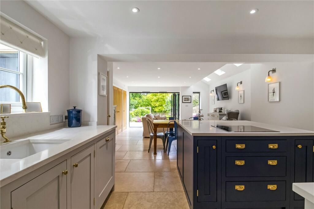 Property photo 3 of 25 258710New240219Img040000