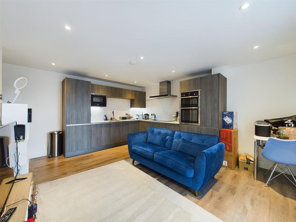 Property photo 3 of 13