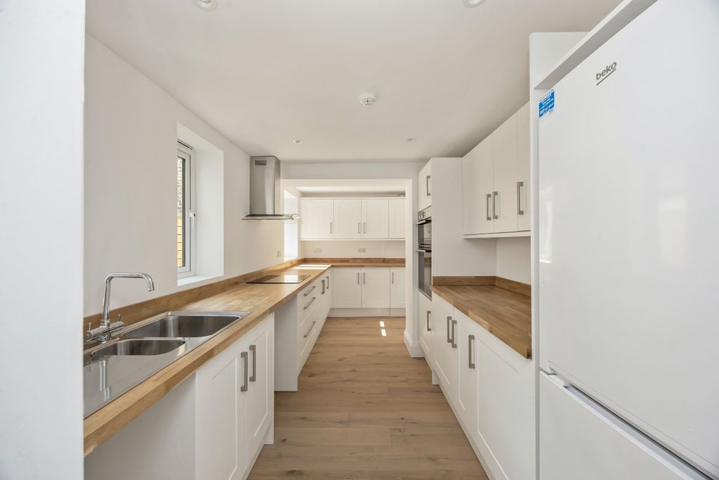 Property photo 3 of 23 5236264