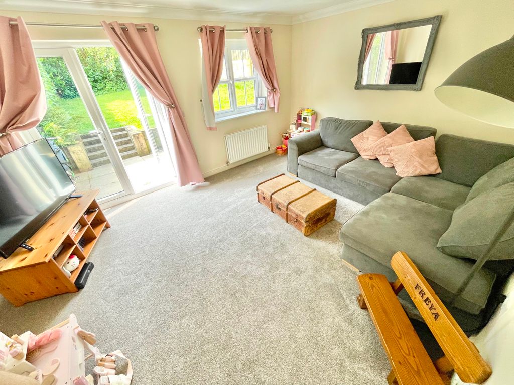 Property photo 2 of 25