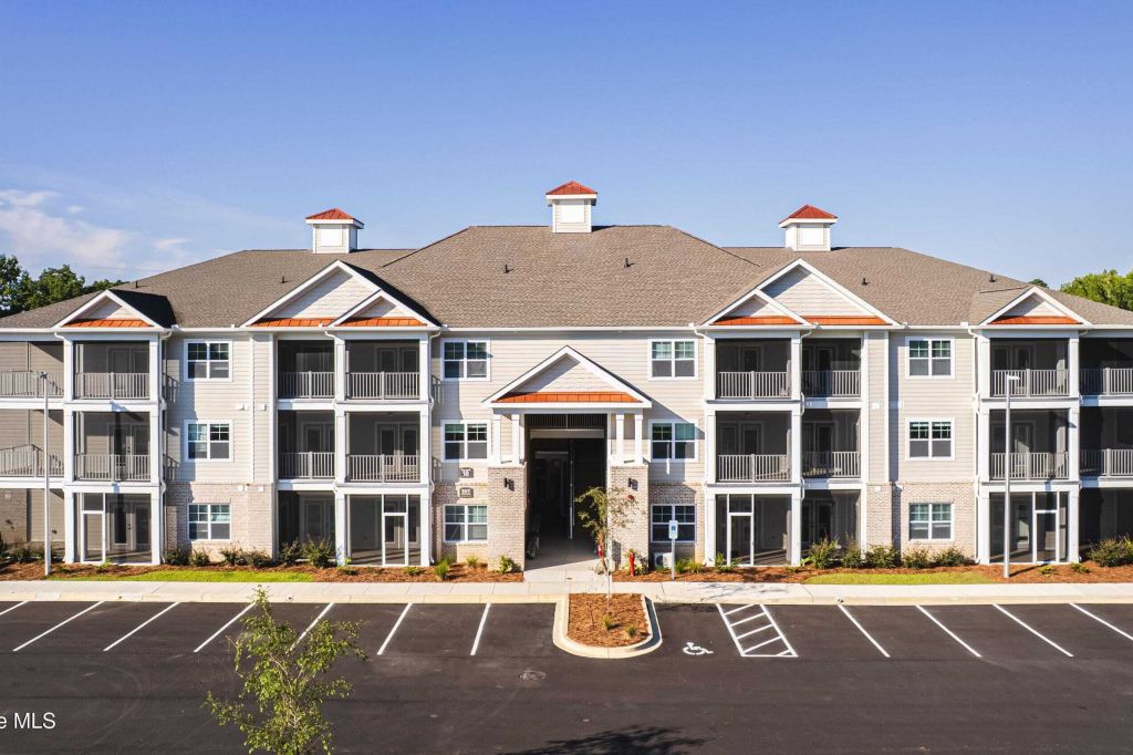 Property photo 1 of 31