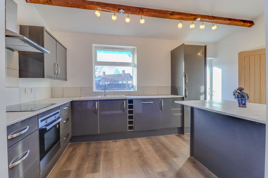 Property photo 2 of 16