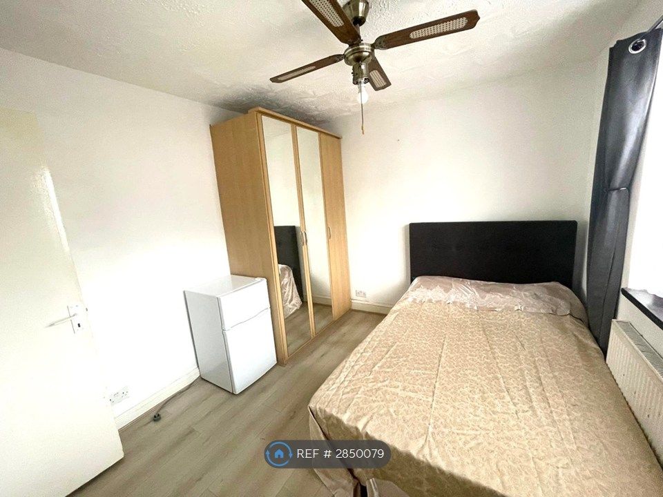 Property photo 2 of 5