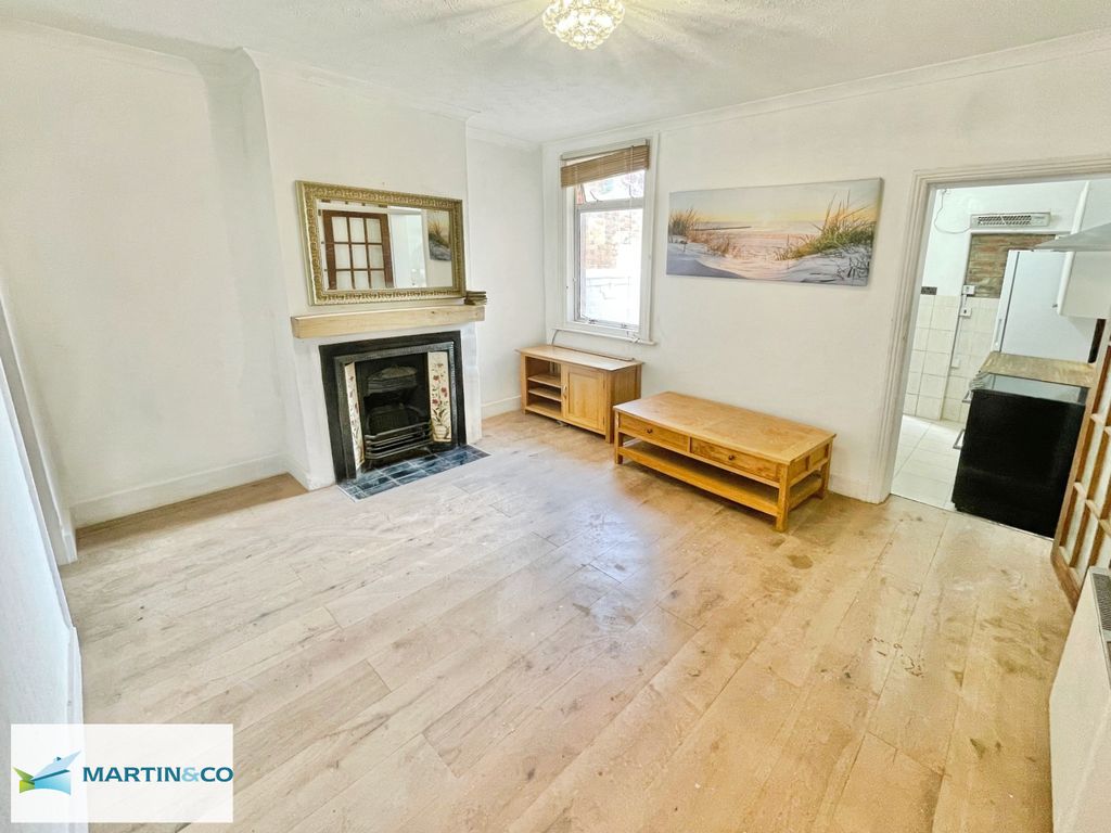 Property photo 3 of 12 d268Fa04-Img_9685
