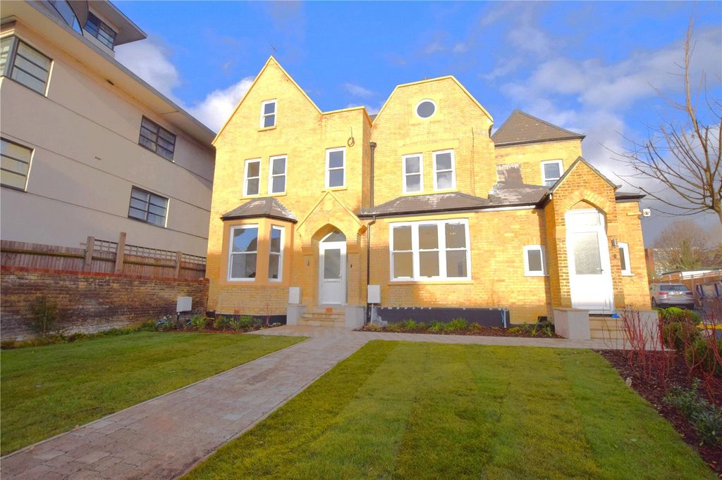 Property photo 1 of 17 Picture No. 02