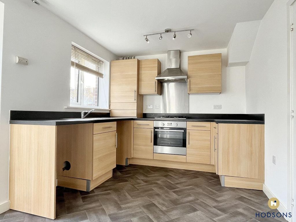 Property photo 3 of 12 Kitchen