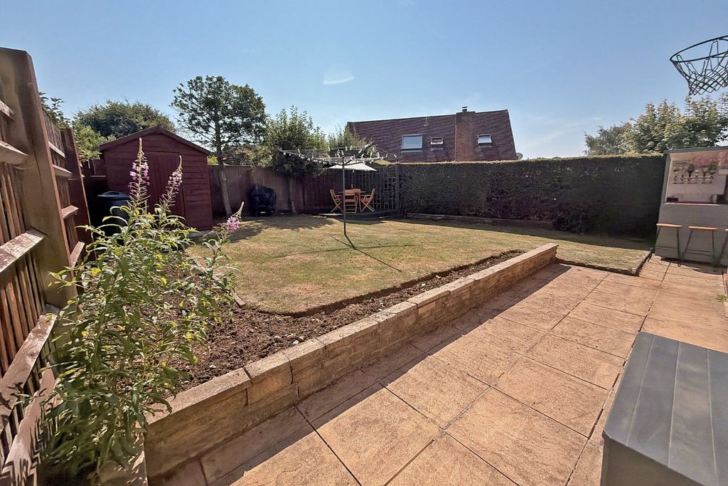 Property photo 2 of 12 5313384