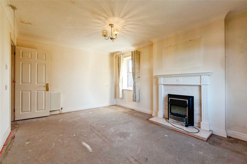 Property photo 3 of 10 Lounge