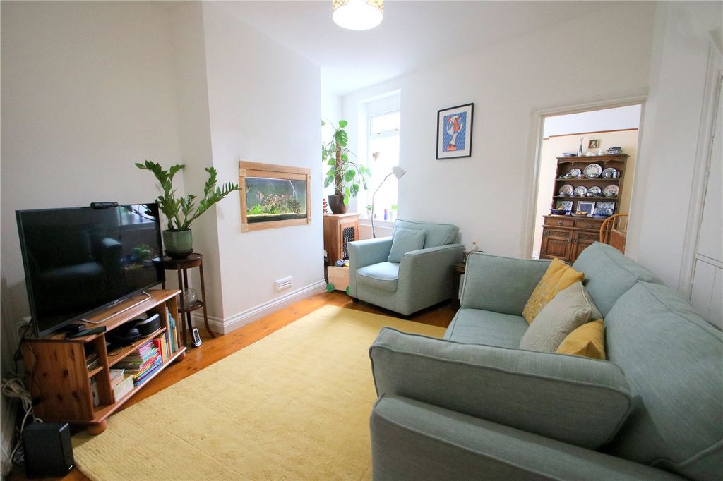Property photo 2 of 19 Picture No. 01