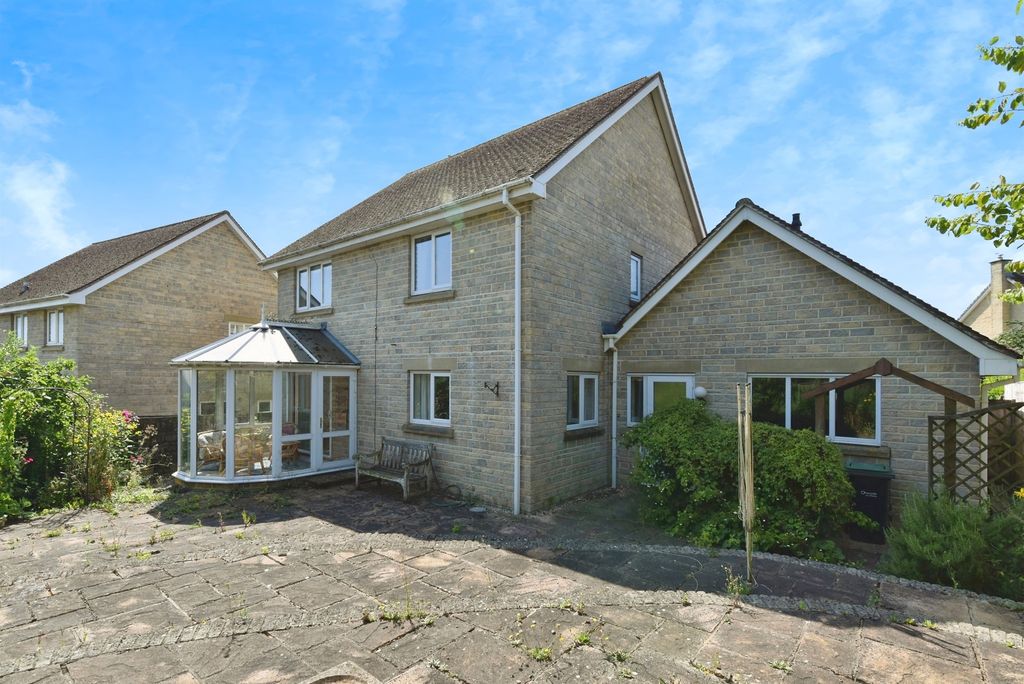 Property photo 2 of 17
