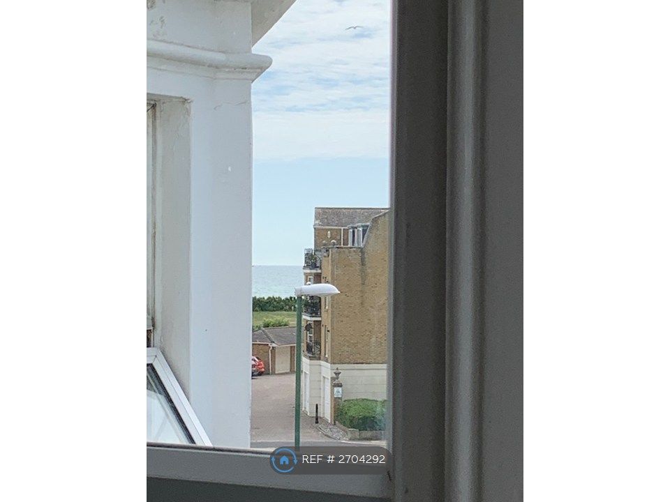 Property photo 3 of 8 Close To The Sea