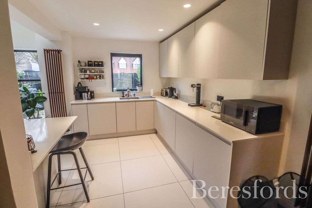 Property photo 2 of 19 Picture No. 03