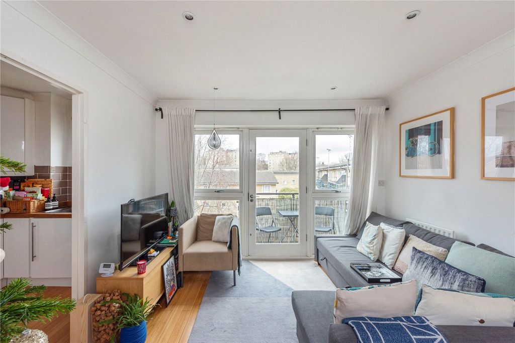 Property photo 3 of 12 Picture No. 10