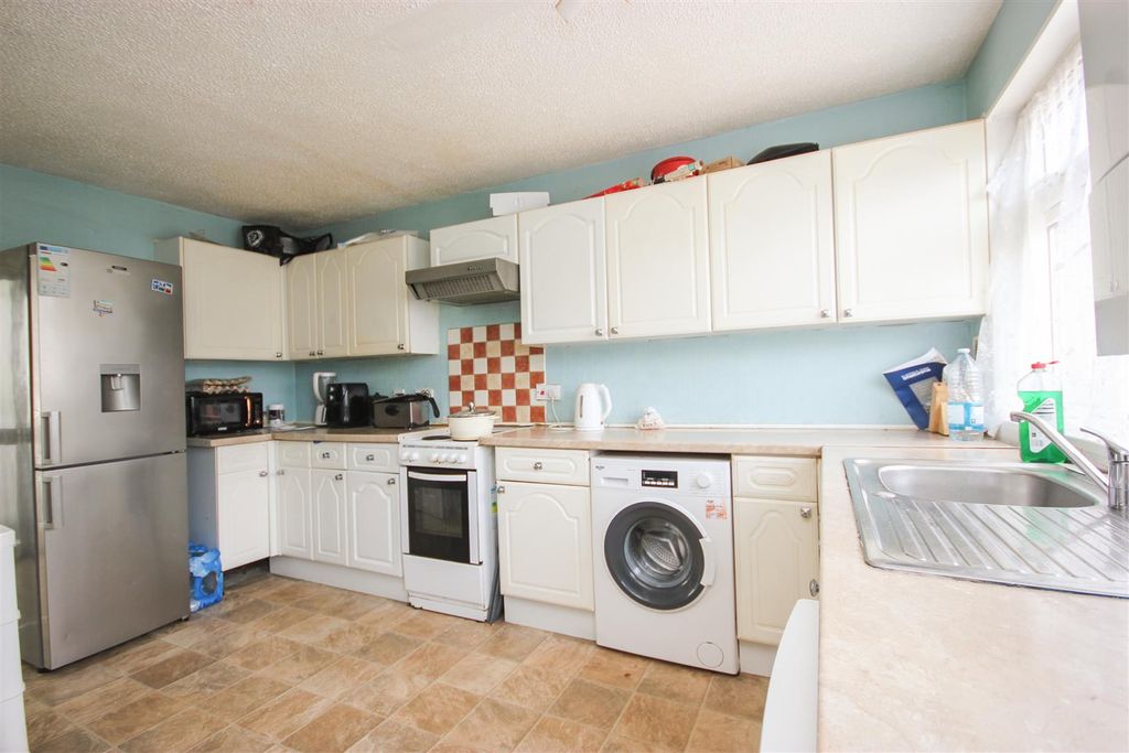 Property photo 3 of 13 Kitchen A.Jpg