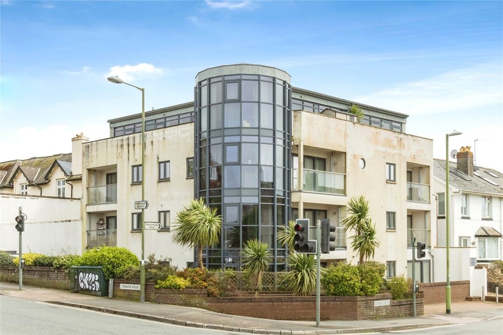 Property photo 1 of 11 External