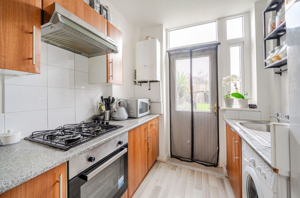 Property photo 3 of 10