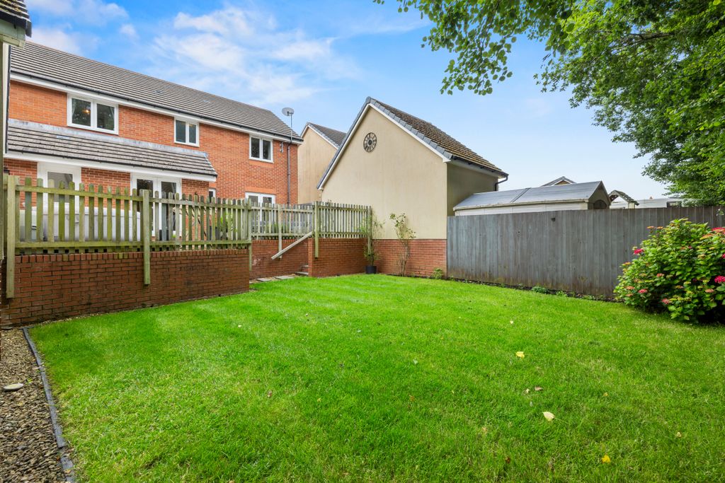 Property photo 3 of 32