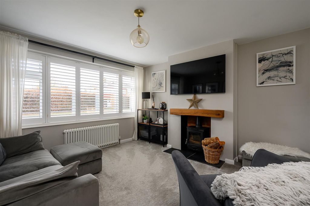 Property photo 3 of 16 Living Room