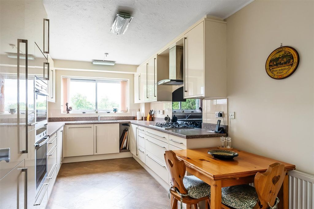Additional image 9 of 3 bed flat for saleStack House, West Hill, Oxted RH8