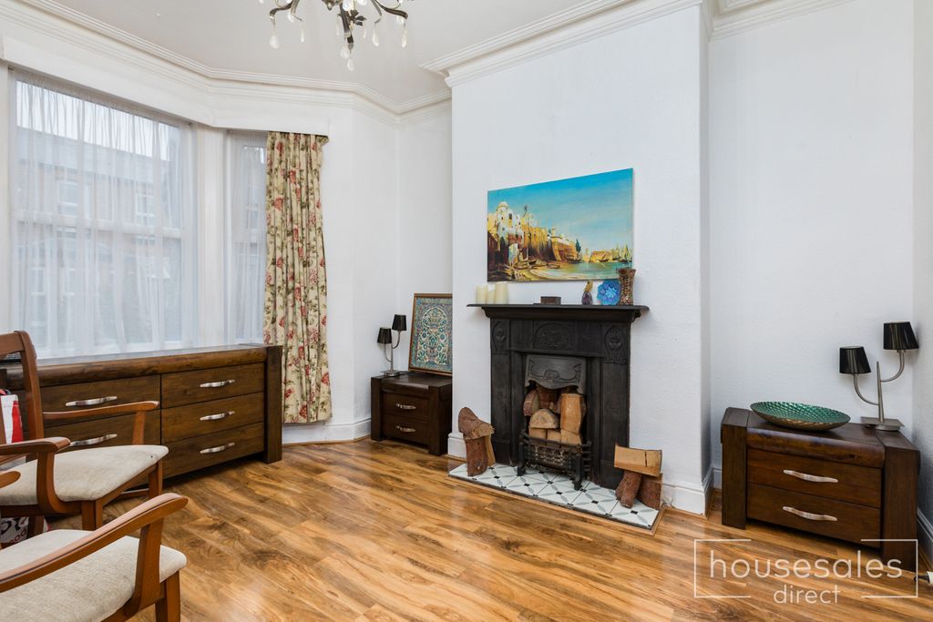 Property photo 2 of 12