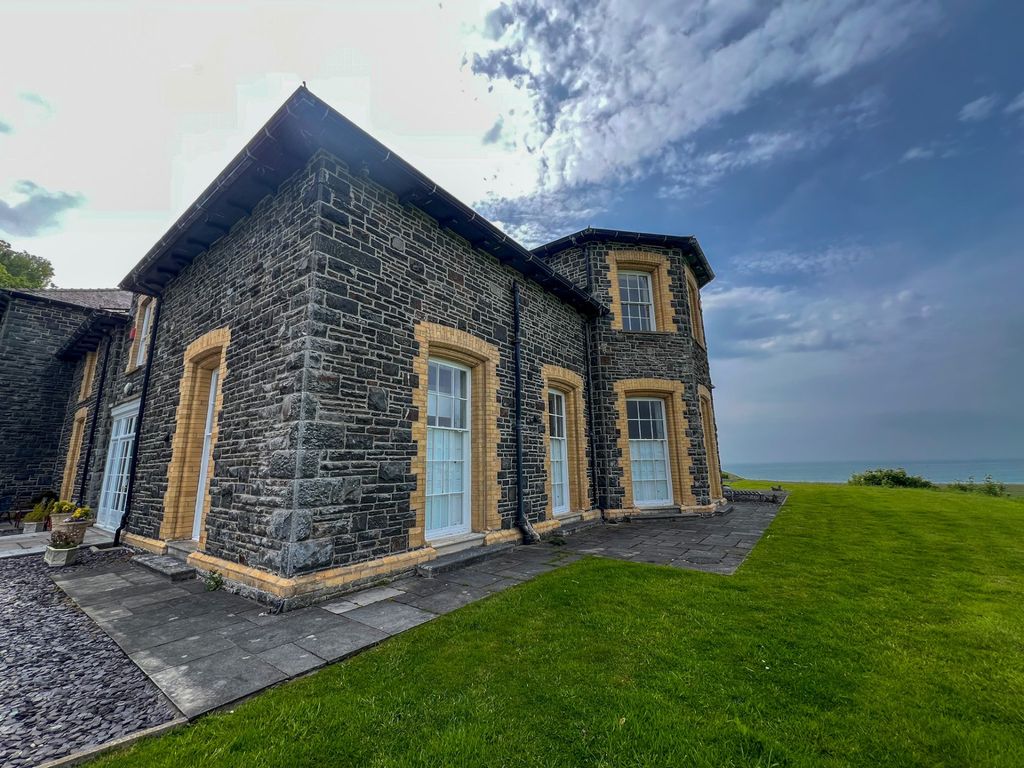 Property photo 2 of 15 2355Ac13-55Cb-4379-A945-9A83d3d08604