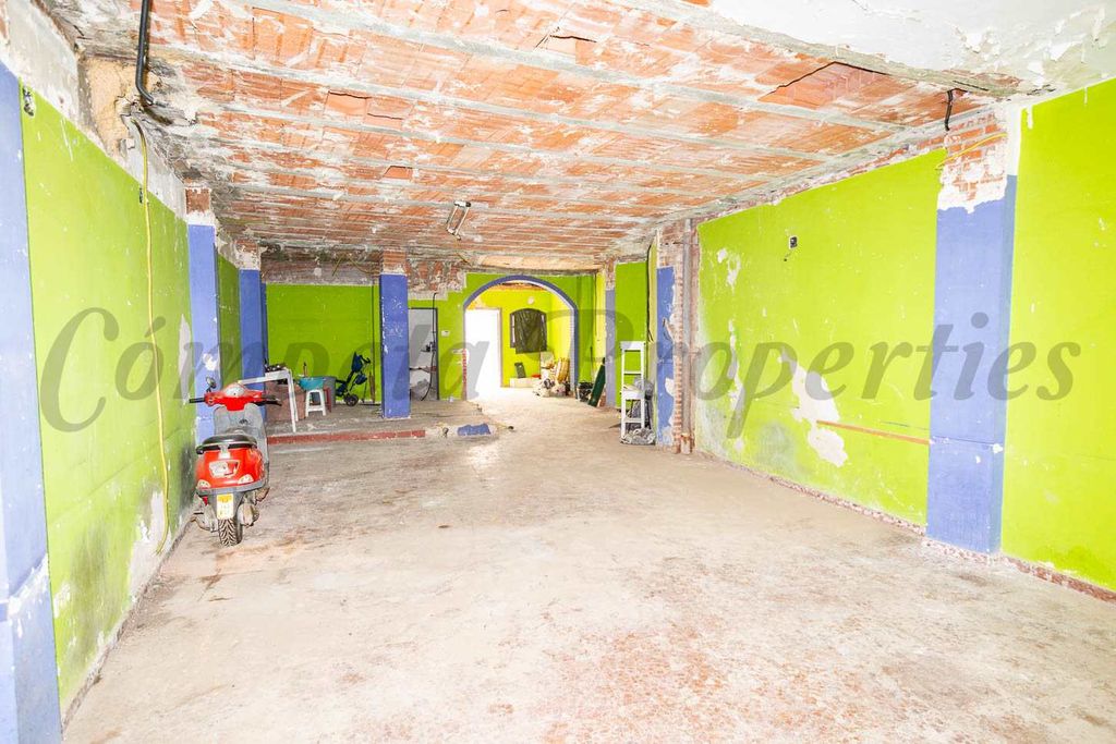 Property photo 1 of 11