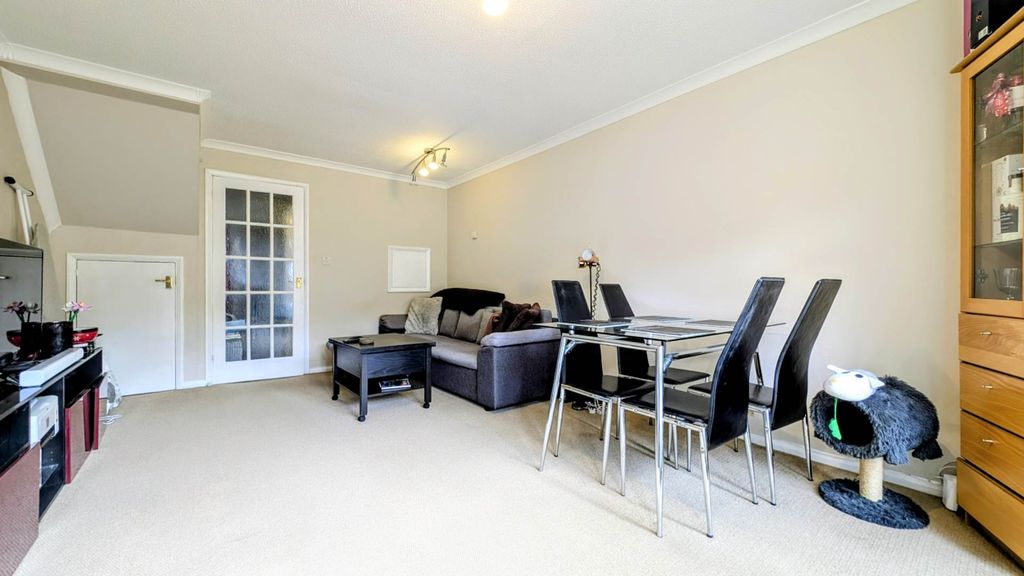 Property photo 3 of 9