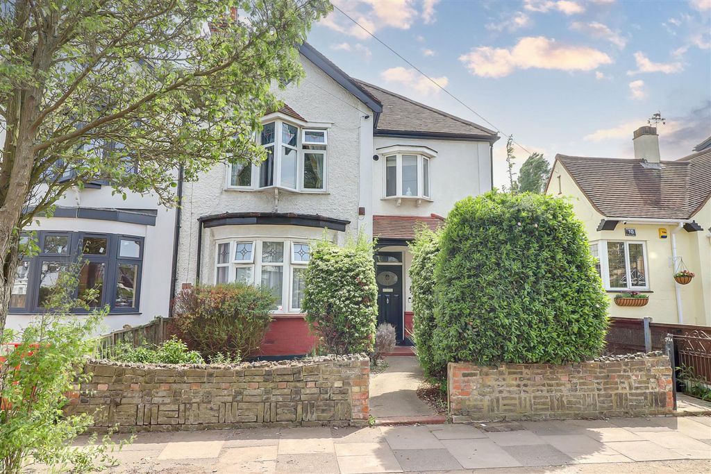 Property photo 1 of 18