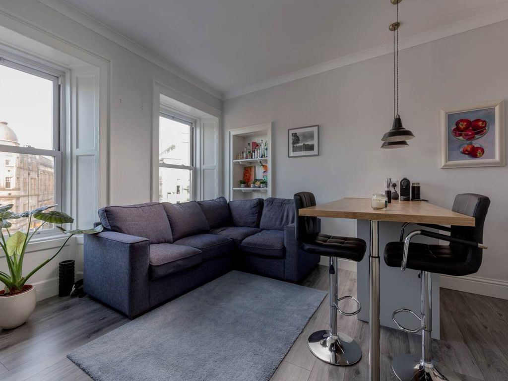 Property photo 3 of 10 56451_Home_Street_-005