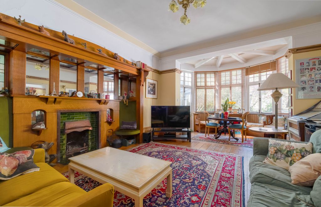 Property photo 2 of 21