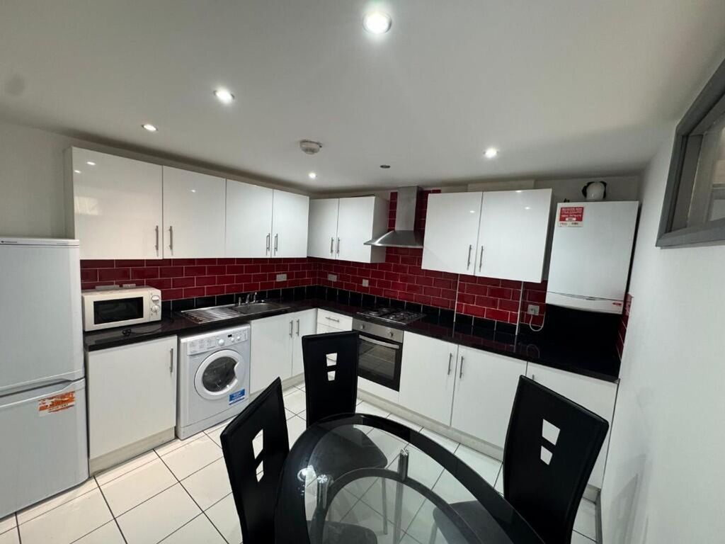 Property photo 1 of 5