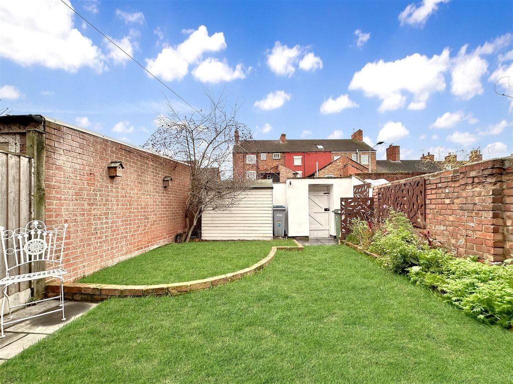 Property photo 3 of 19 Rear Garden 659