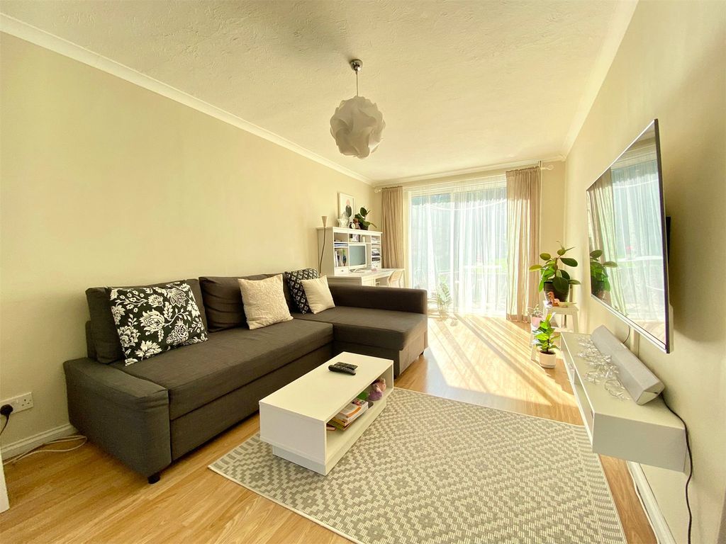 Property photo 3 of 12 Picture No. 04