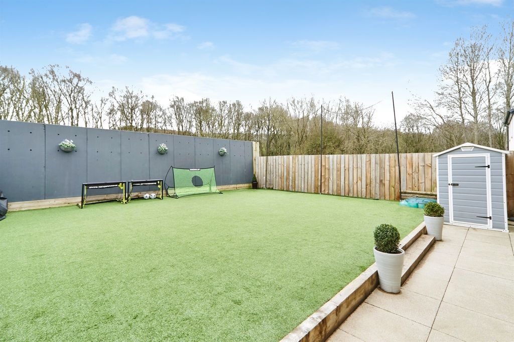 Property photo 2 of 23