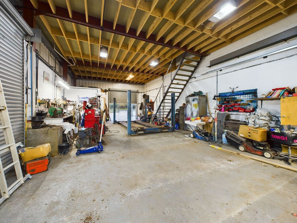 Property photo 3 of 7