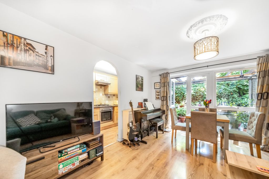 Property photo 3 of 14