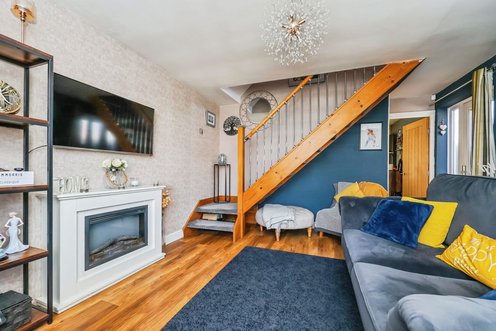 Property photo 2 of 16