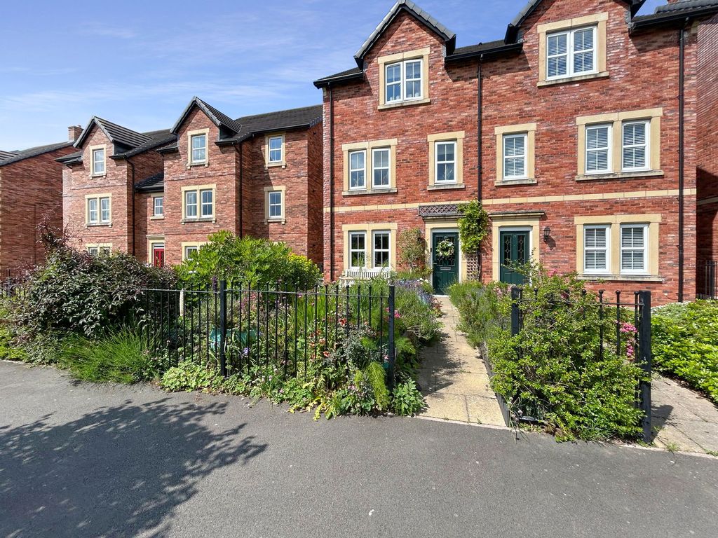 Property photo 1 of 33
