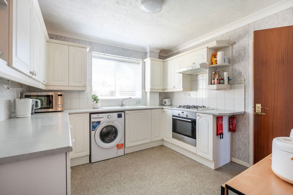 Property photo 3 of 18