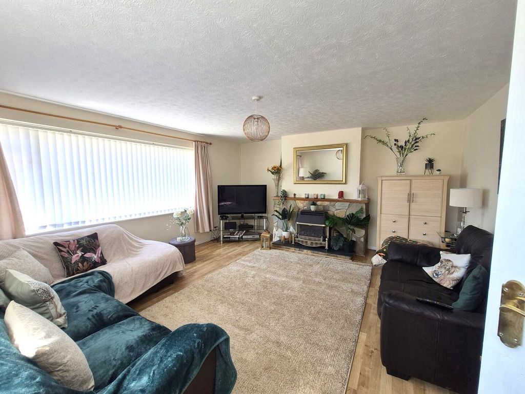 Property photo 3 of 23