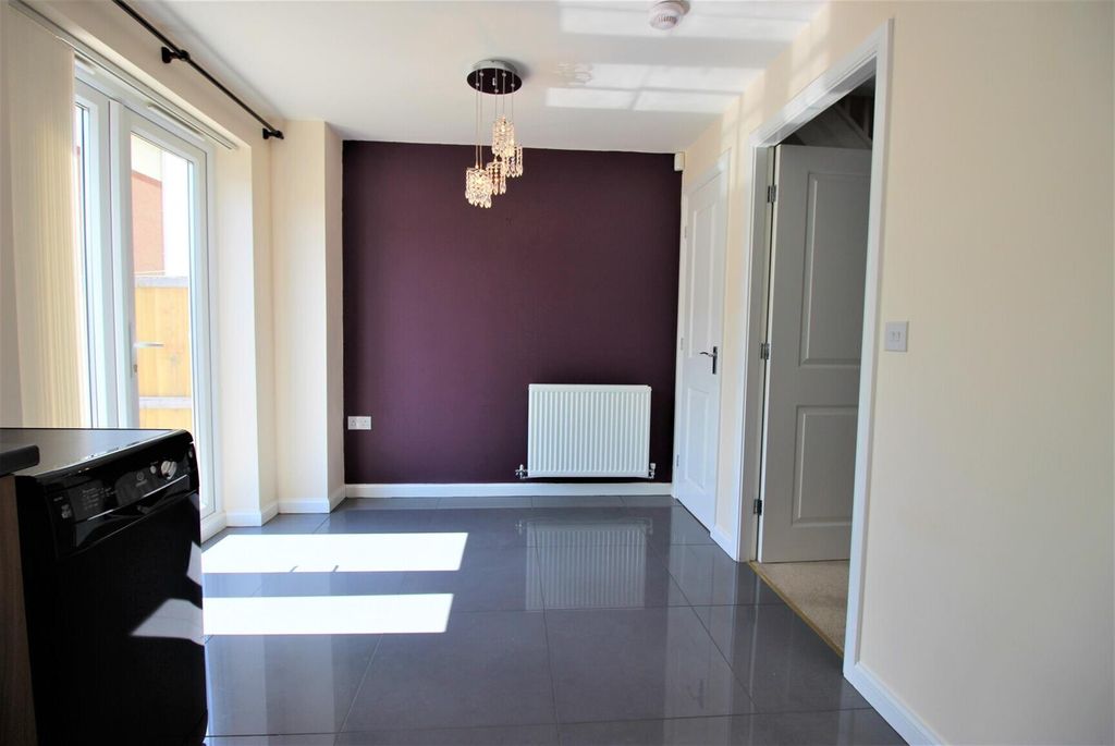 Property photo 3 of 13 3 - .Jpg