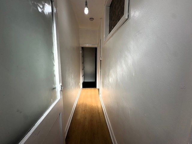 Property photo 2 of 18 Hallway