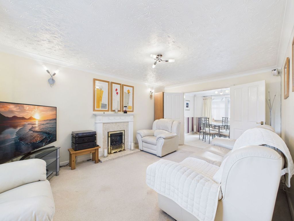 Property photo 2 of 33